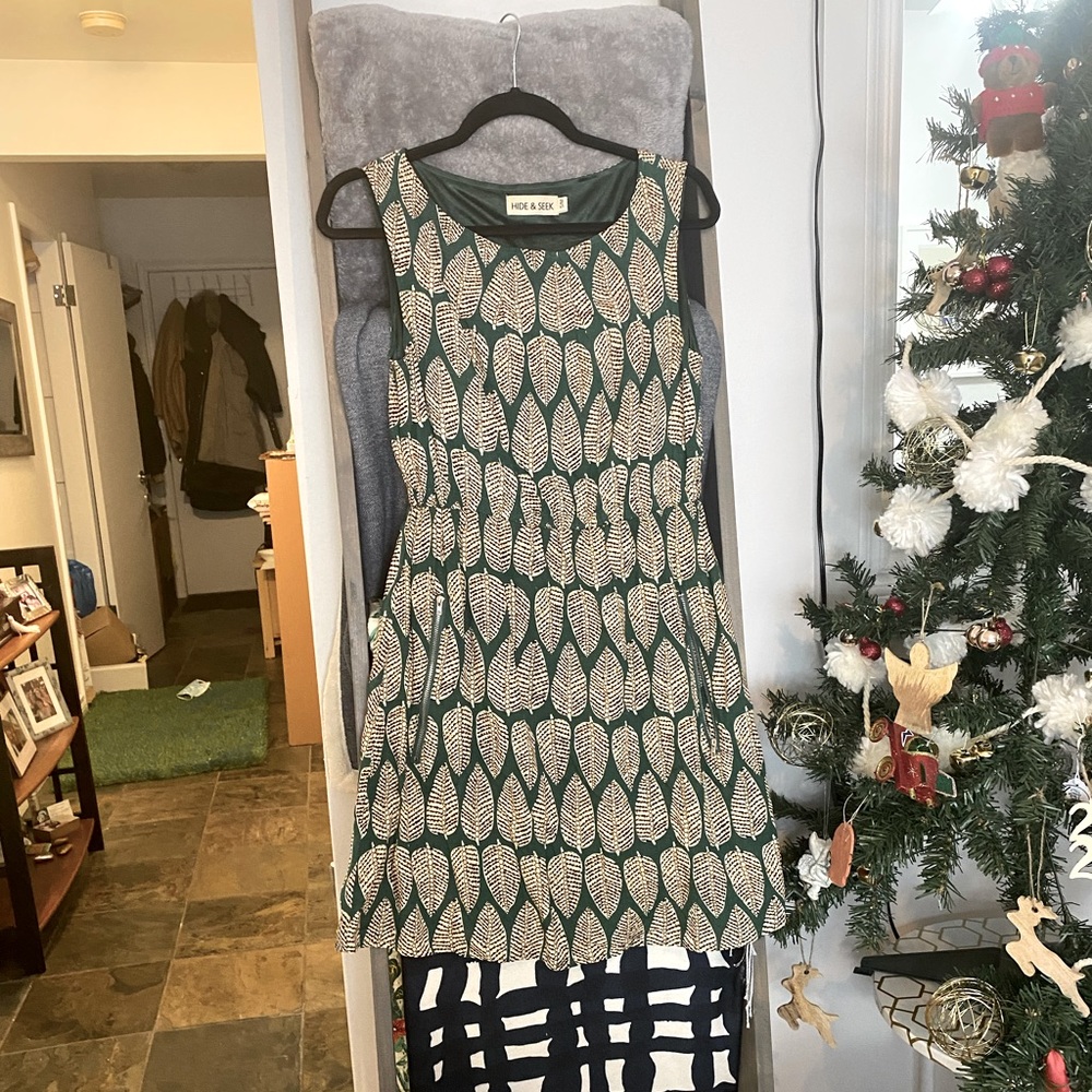 Hide & Seek - Green Leaf Sleeveless Dress